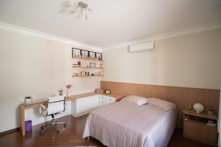 Casa à venda com 500m², 4 quartos e 5 vagas Casa à venda com 500m², 4 quartos e 5 vagasQUARTO 3