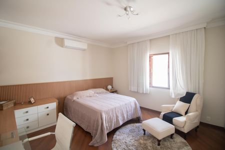 Casa à venda com 500m², 4 quartos e 5 vagas Casa à venda com 500m², 4 quartos e 5 vagasQUARTO 3