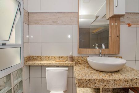 Casa para alugar com 70m², 3 quartos e 1 vaga Casa para alugar com 70m², 3 quartos e 1 vagaBanheiro da Suíte