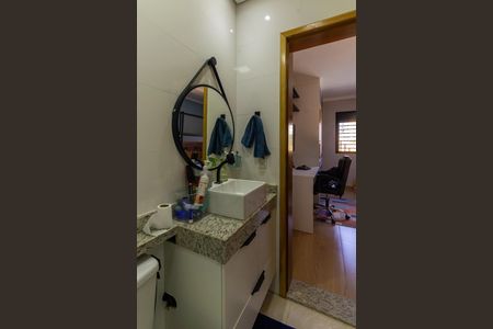 Casa à venda com 125m², 3 quartos e 2 vagasBanheiro da Suíte 1