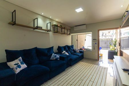 Sala de casa à venda com 3 quartos, 125m² em Vila Carrão, São Paulo