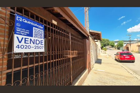 Casa à venda com 266m², 5 quartos e 5 vagas