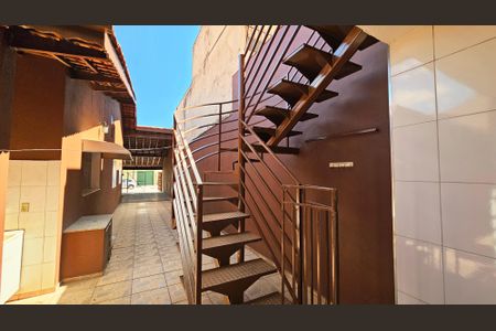 Casa à venda com 266m², 5 quartos e 5 vagas