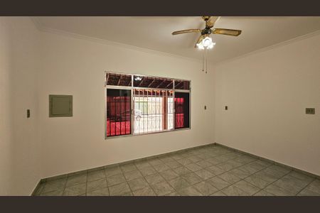 Casa à venda com 266m², 5 quartos e 5 vagas