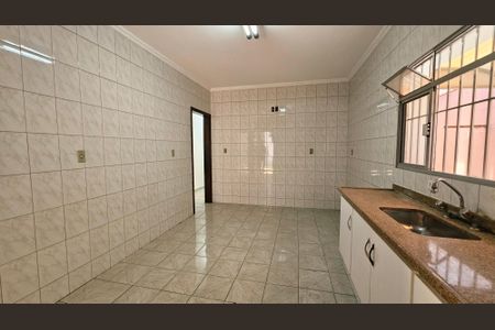 Casa à venda com 266m², 5 quartos e 5 vagas