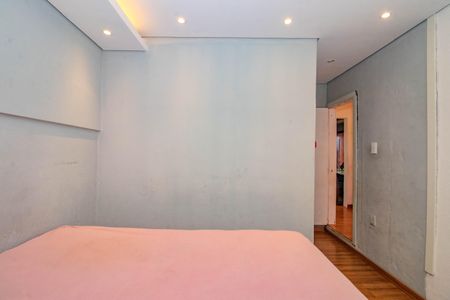 Casa à venda com 100m², 4 quartos e 2 vagasSuíte ( Piso 2)
