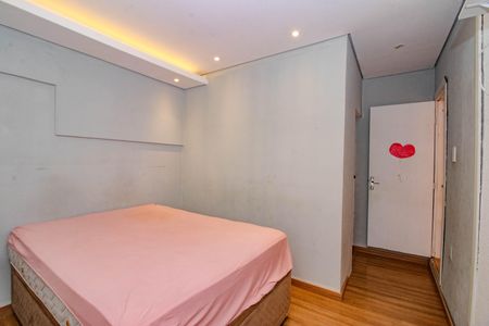 Casa à venda com 100m², 4 quartos e 2 vagasSuíte ( Piso 2)