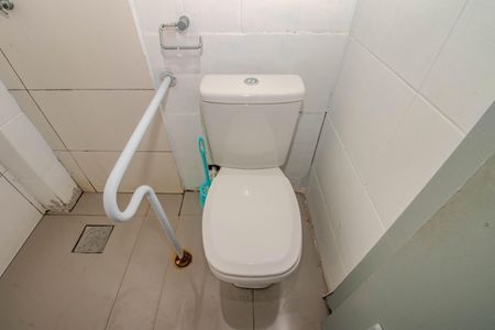 Casa à venda com 100m², 4 quartos e 2 vagasBanheiro ( Piso 1)