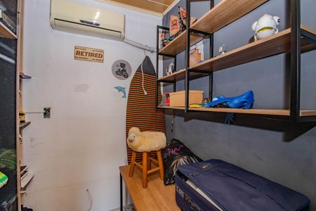 Casa à venda com 100m², 4 quartos e 2 vagasQuarto 2 - Closet ( Piso 2)