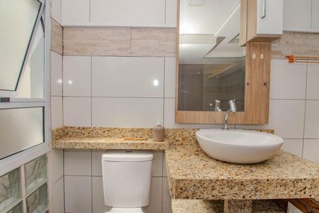 Casa à venda com 100m², 4 quartos e 2 vagasBanheiro da Suíte ( Piso 2)