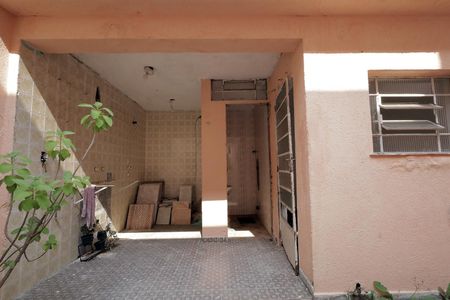 Casa à venda com 118m², 2 quartos e 2 vagasQuintal