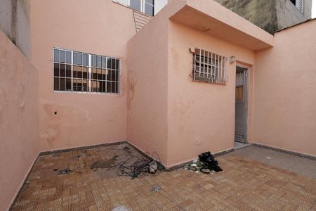 Casa à venda com 118m², 2 quartos e 2 vagasQuintal