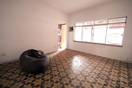 Casa à venda com 118m², 2 quartos e 2 vagasSala