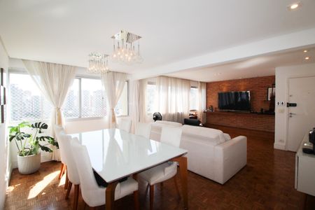 Apartamento à venda com 124m², 2 quartos e 1 vaga Apartamento à venda com 124m², 2 quartos e 1 vagaSala