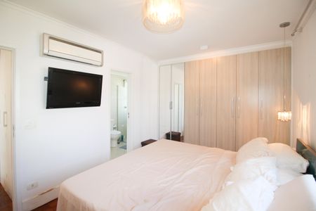 Apartamento à venda com 124m², 2 quartos e 1 vaga Apartamento à venda com 124m², 2 quartos e 1 vagaSuíte