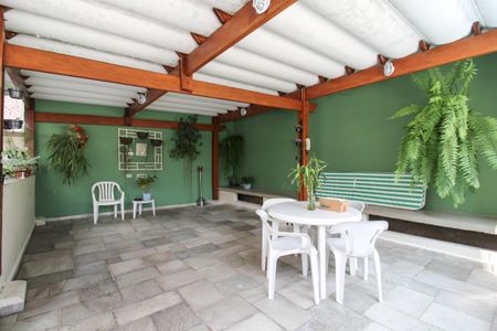 Apartamento à venda com 124m², 2 quartos e 1 vaga Apartamento à venda com 124m², 2 quartos e 1 vagaÁrea comum