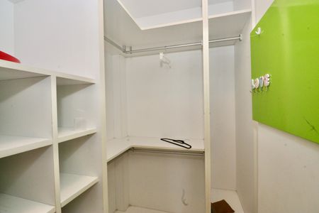 Apartamento para alugar com 67m², 2 quartos e 1 vaga Apartamento para alugar com 67m², 2 quartos e 1 vagaCloset