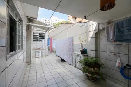 Casa à venda com 297m², 2 quartos e 1 vaga Casa à venda com 297m², 2 quartos e 1 vagaQuintal