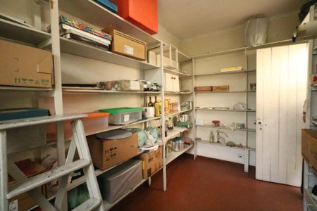 Casa à venda com 297m², 2 quartos e 1 vaga Casa à venda com 297m², 2 quartos e 1 vagaEdícula