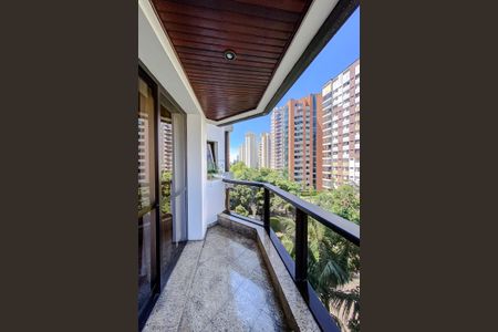 Apartamento à venda com 196m², 3 quartos e 3 vagasVaranda da Sala