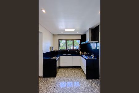 Apartamento à venda com 196m², 3 quartos e 3 vagasCozinha