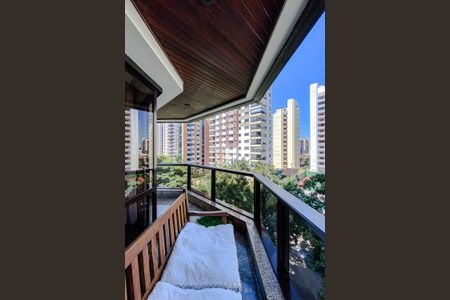 Apartamento à venda com 196m², 3 quartos e 3 vagasVaranda da Sala