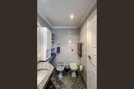 Apartamento à venda com 196m², 3 quartos e 3 vagasBanheiro da Suíte 2