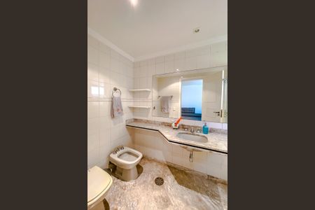 Apartamento à venda com 196m², 3 quartos e 3 vagasBanheiro da Suíte 1