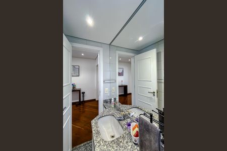 Apartamento à venda com 196m², 3 quartos e 3 vagasLavabo