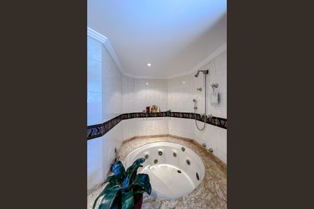 Apartamento à venda com 196m², 3 quartos e 3 vagasBanheiro da Suíte 3