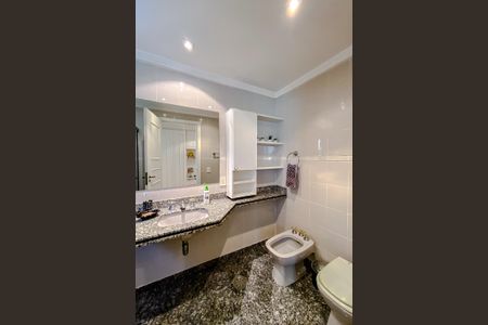 Apartamento à venda com 196m², 3 quartos e 3 vagasBanheiro da Suíte 2