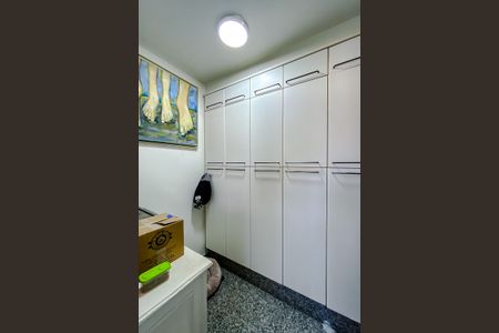 Apartamento à venda com 196m², 3 quartos e 3 vagas Quarto de Serviço