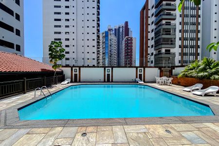 Apartamento à venda com 196m², 3 quartos e 3 vagasÁrea comum - Piscina