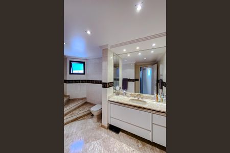 Apartamento à venda com 196m², 3 quartos e 3 vagasBanheiro da Suíte 3