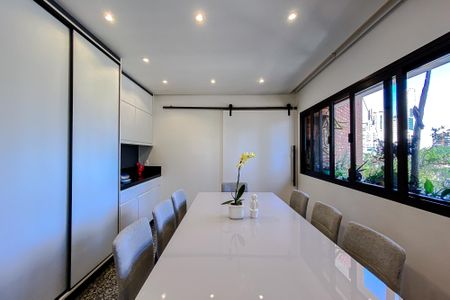 Apartamento à venda com 196m², 3 quartos e 3 vagasCozinha