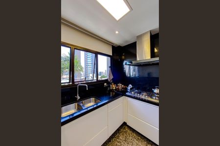 Apartamento à venda com 196m², 3 quartos e 3 vagasCozinha