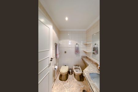 Apartamento à venda com 196m², 3 quartos e 3 vagasBanheiro da Suíte 1