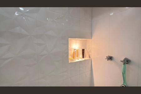 Apartamento à venda com 51m², 2 quartos e 1 vaga Apartamento à venda com 51m², 2 quartos e 1 vagaBanheiro