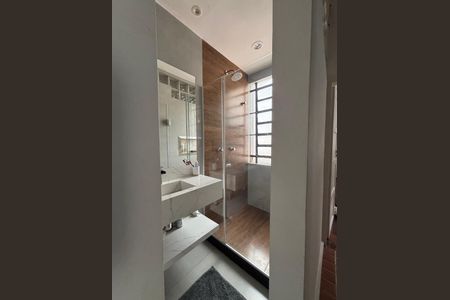 Casa à venda com 170m², 4 quartos e 2 vagasBanheiro