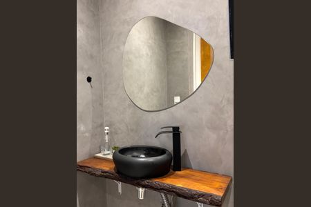 Casa à venda com 170m², 4 quartos e 2 vagasBanheiro