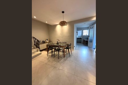 Casa à venda com 170m², 4 quartos e 2 vagasSala