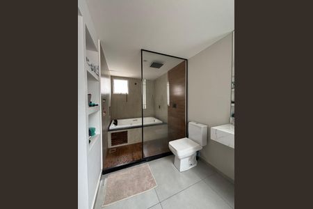 Casa à venda com 170m², 4 quartos e 2 vagasBanheiro
