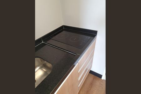 Cozinha de apartamento para alugar com 1 quarto, 33m² em Chácara Santo Antônio (Zona Sul), São Paulo