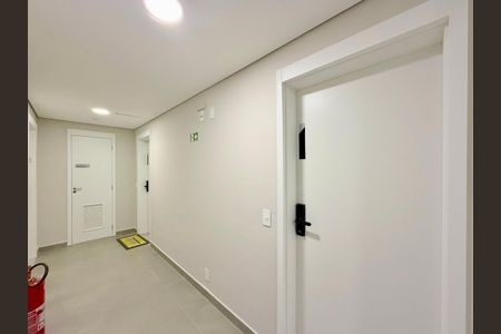 Studio para alugar com 25m², 1 quarto e sem vaga Studio para alugar com 25m², 1 quarto e sem vagaHall Apartamento