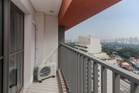 Studio para alugar com 27m², 1 quarto e sem vaga Studio para alugar com 27m², 1 quarto e sem vagaVaranda