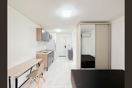 Quarto  de kitnet/studio para alugar com 1 quarto, 27m² em Santo Amaro, São Paulo