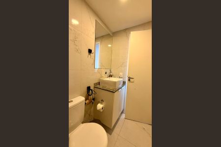 Banheiro de kitnet/studio à venda com 1 quarto, 24m² em Bela Vista, São Paulo