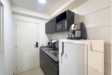 Cozinha de kitnet/studio para alugar com 1 quarto, 24m² em Liberdade, São Paulo