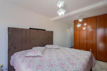 Casa à venda com 188m², 2 quartos e 2 vagasSuíte