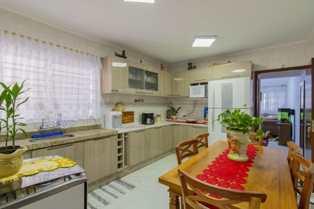 Casa à venda com 188m², 2 quartos e 2 vagasCozinha